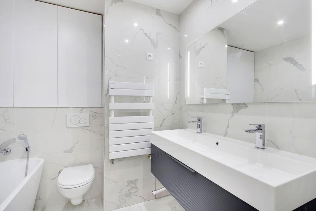 Trocadero/ Eiffel Tower - 3 Bedrooms- All New! Paris Exterior foto